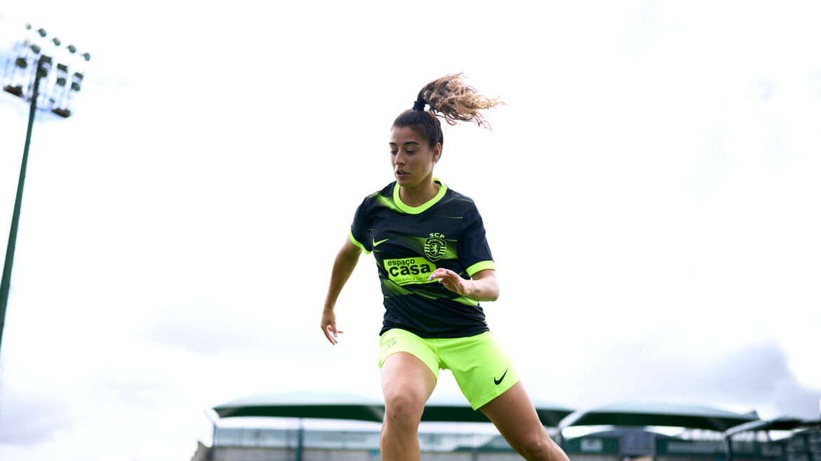 Camisa reserva do Sporting CP 2022-2023 Nike a