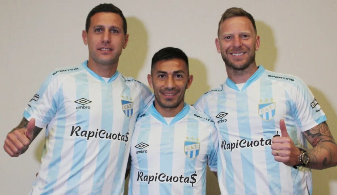 Camisa titular do Atlético Tucumán 2022 é revelada pela Umbro