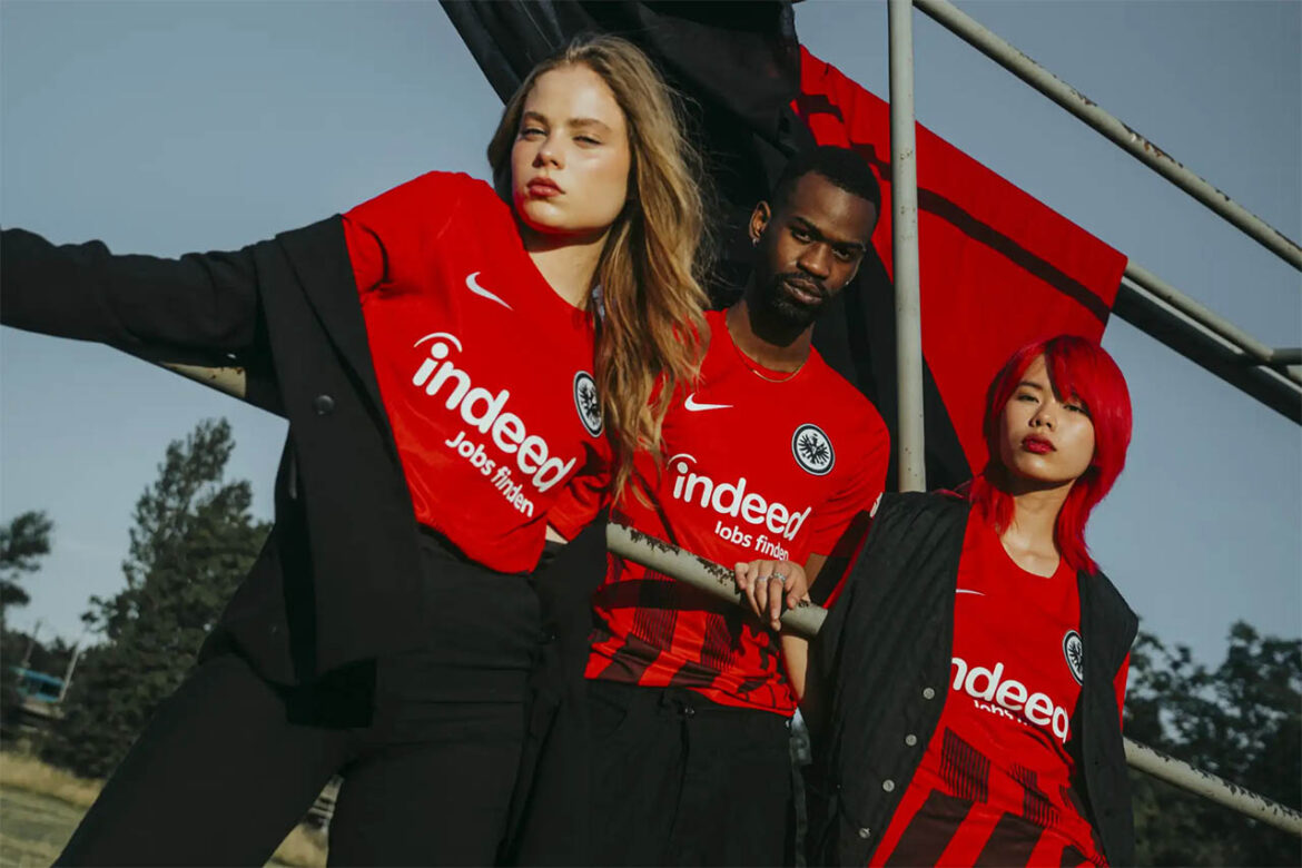 Camisas do Eintracht Frankfurt 2022-2023 Nike a