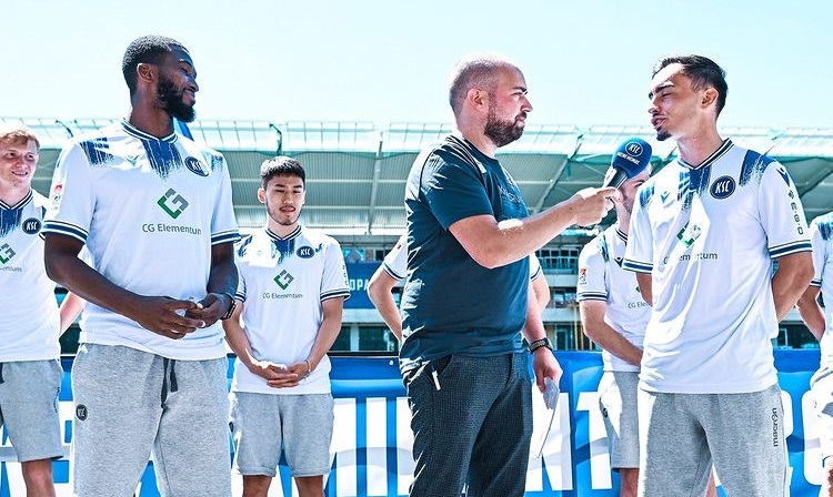 Camisas do Karlsruhe SC 2022-2023 são reveladas pela Macron (1) Camisas do Karlsruhe SC 2022-2023 são reveladas pela Macron