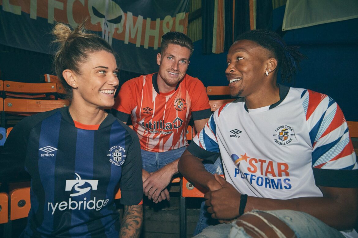 Camisas do Luton Town 2022-2023 Umbro a Camisas do Luton Town 2022-2023 Umbro a