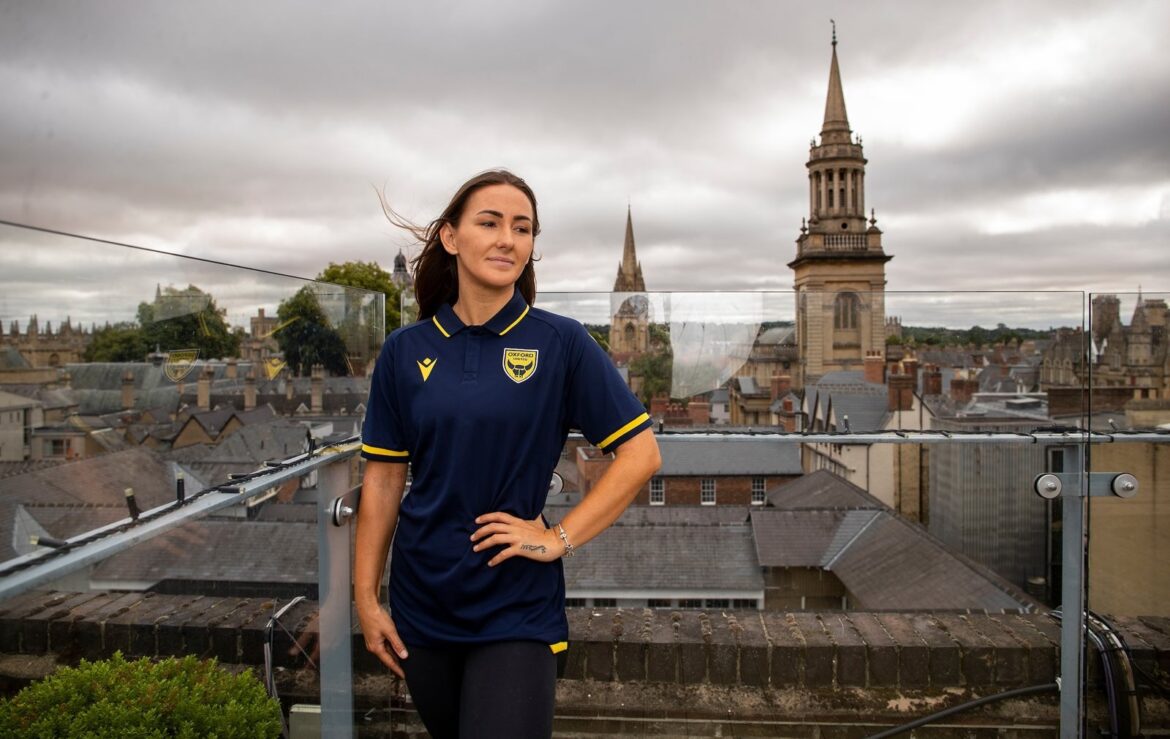 Camisas do Oxford United 2022-2023 são lançadas pela Macron (1) Camisas do Oxford United 2022-2023 são lançadas pela Macron