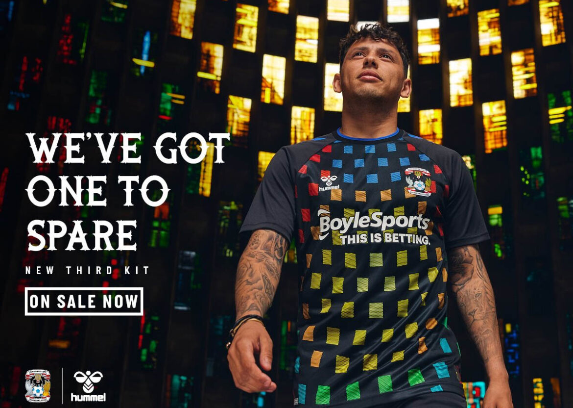 Terceira camisa do Coventry City 2022-2023 Hummel a