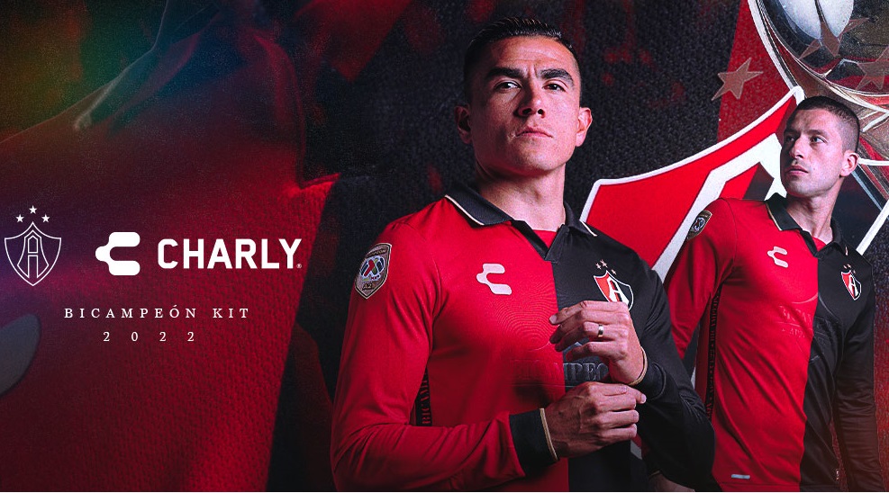 Atlas e Charly lançam camisa do bicampeonato mexicano