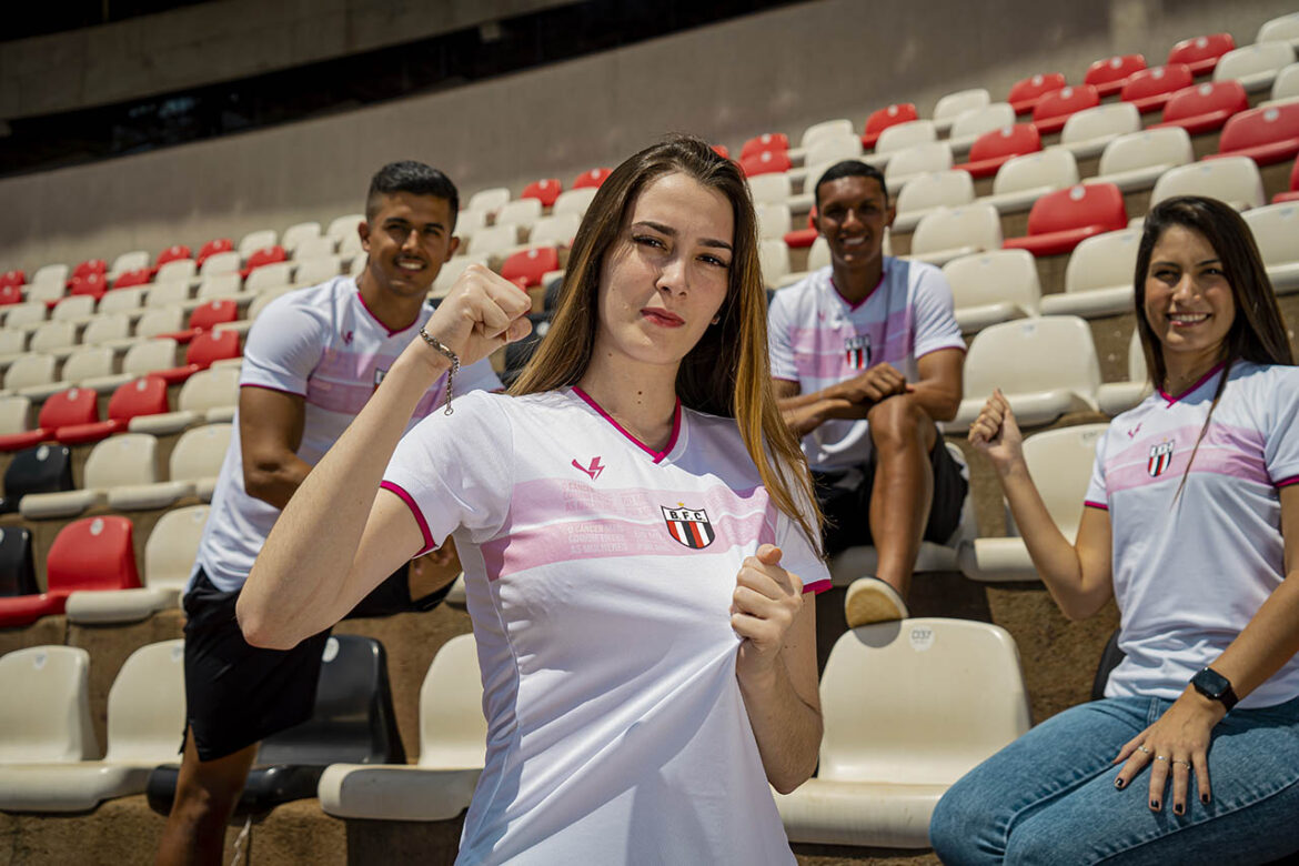Botafogo-SP lança nova camisa para o Outubro Rosa 2022