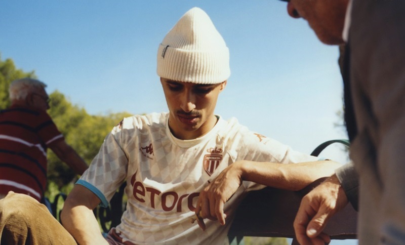 Monaco e Kappa lançam camisa em parceria com Drôle de Monsieur