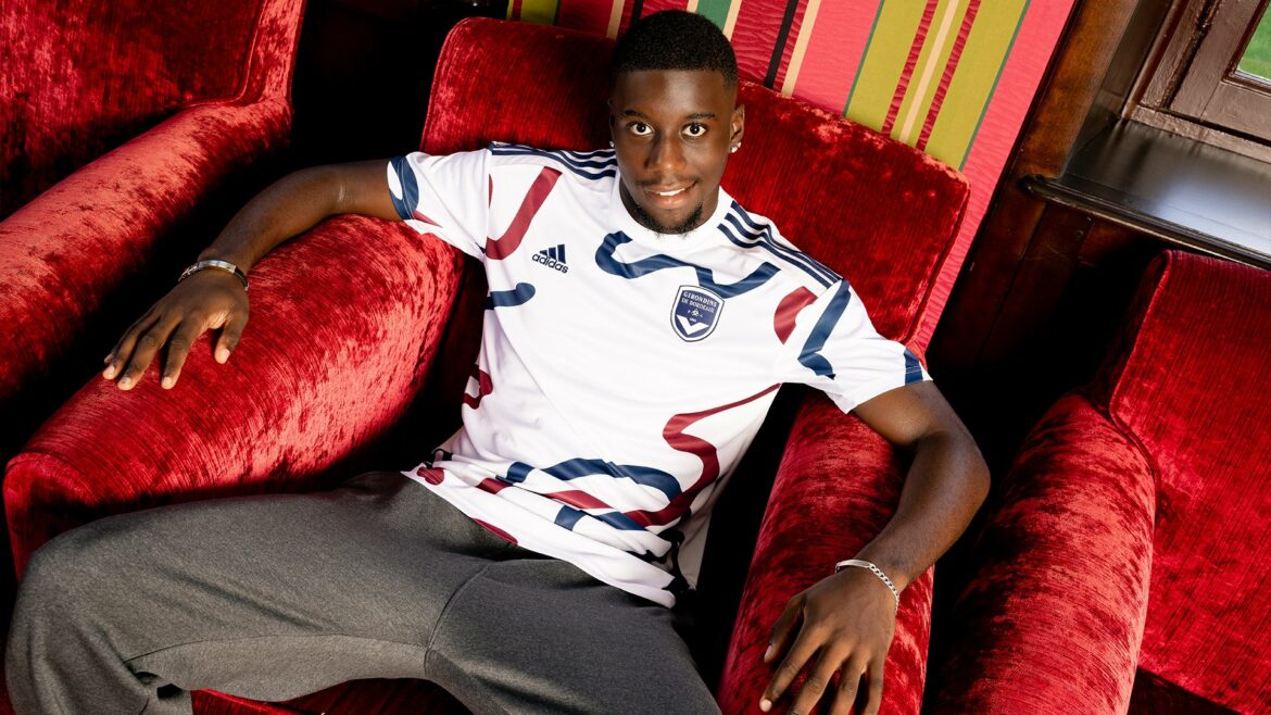 Terceira camisa do Bordeaux 2022-2023 Adidas Zidane a Terceira camisa do Bordeaux 2022-2023 Adidas Zidane a