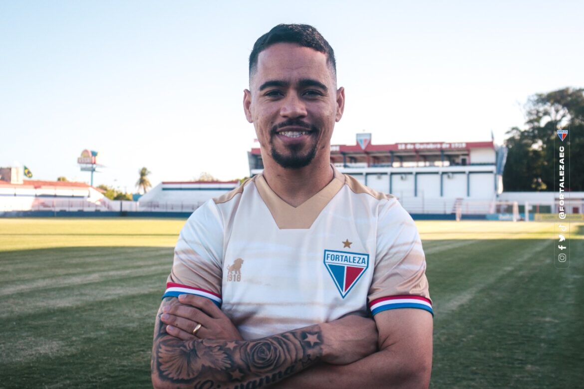 Fortaleza lança camisa Invicta em homenagem a volta de Pikachu