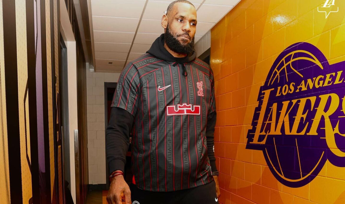 Camisa Liverpool Lebron James Nike 2023 a