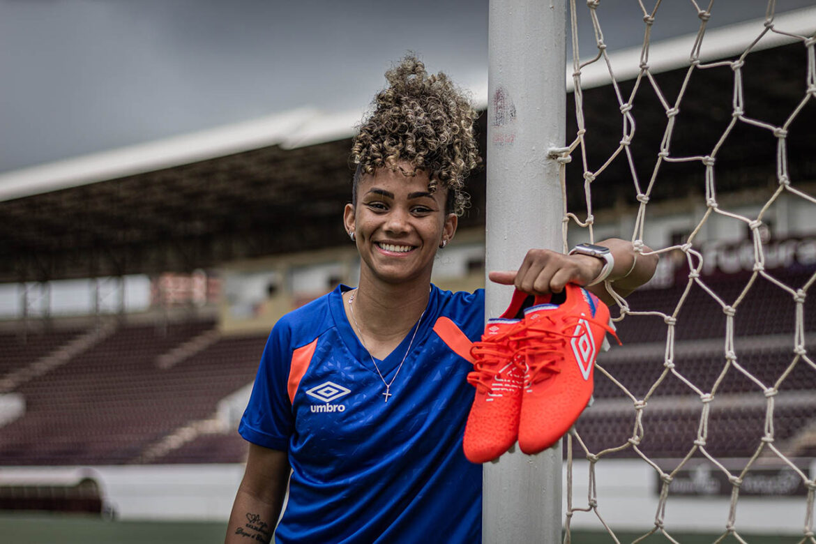 Umbro reforça time feminino com Thaisinha e Ingryd como novas patrocinadas