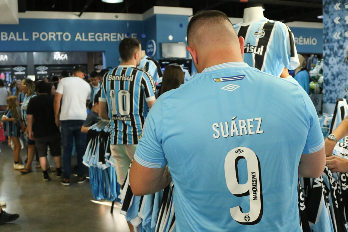 Luis Suarez Gremio camisa Uruguai