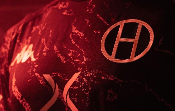 Terceira camisa do CA Huracán 2023 é lançada pela Kappa