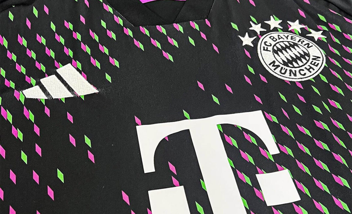 Camisa reserva do Bayern de Munique 2023-2024 Adidas a