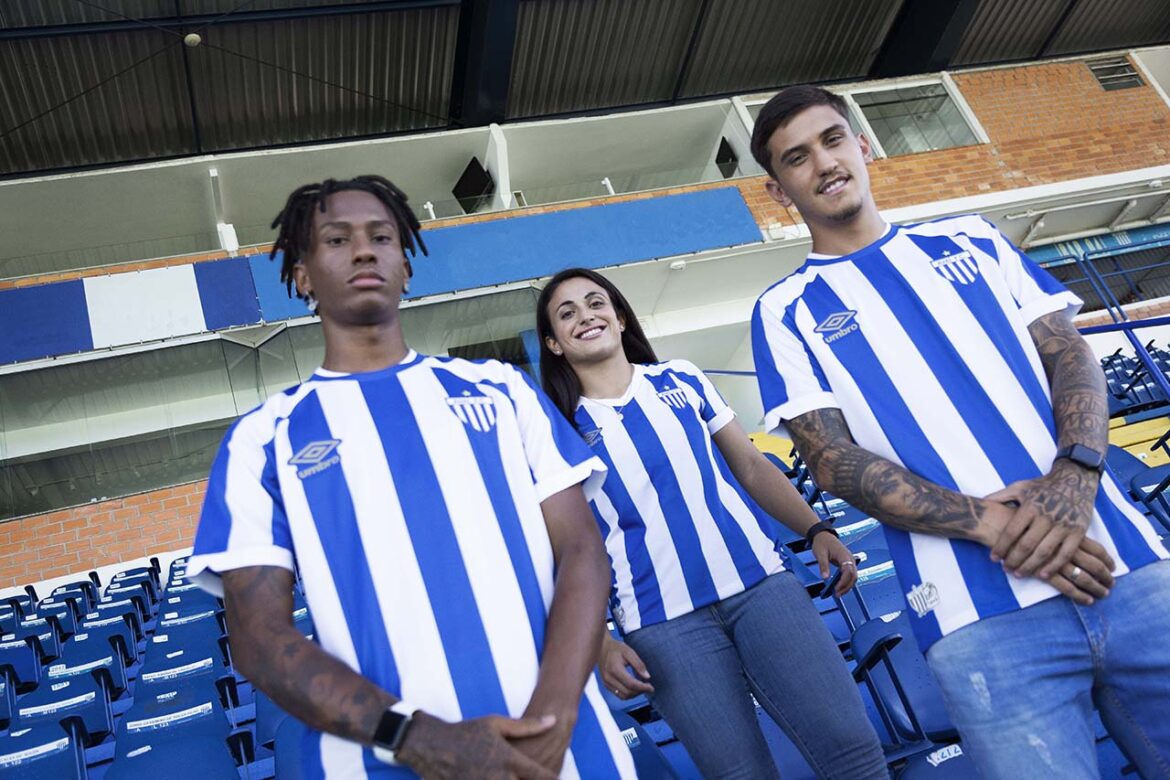 Umbro lança camisas do Avaí FC 2023-2024 que celebram o centenário