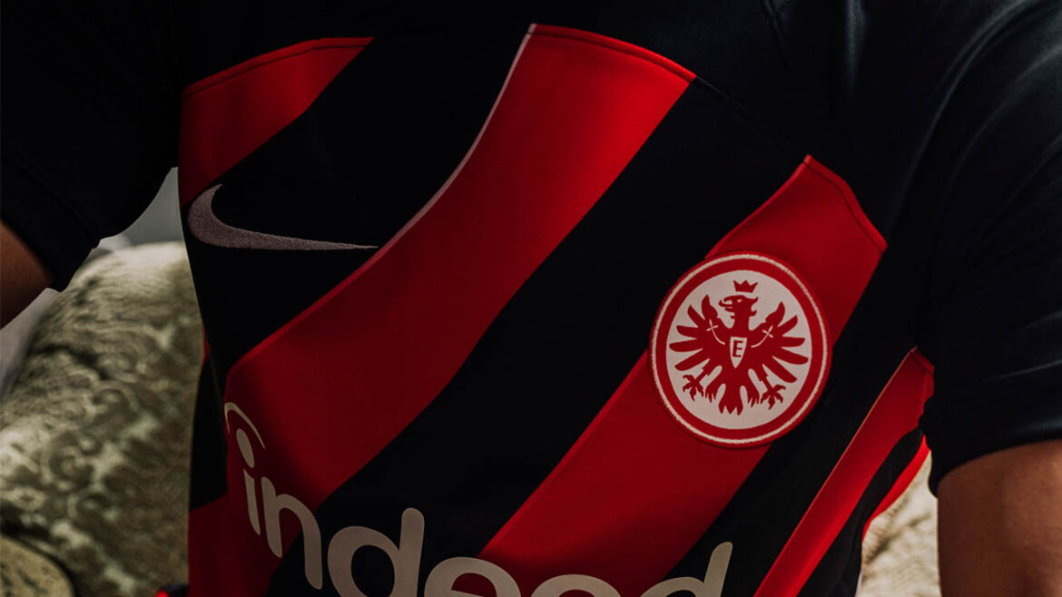 Camisa titular do Eintracht Frankfurt 2023-2024 Nike aa