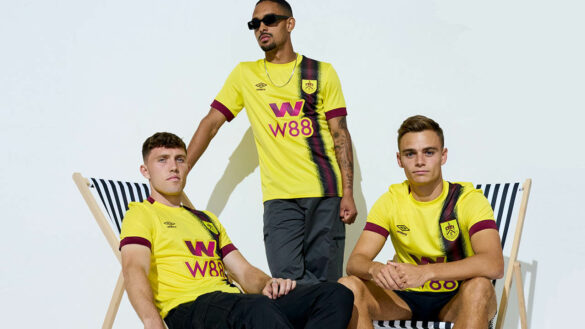 Camisa reserva do Burnley FC 2023-2024 Umbro a