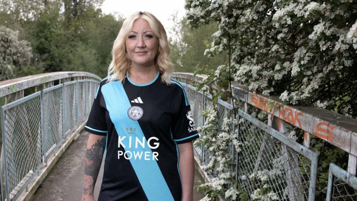 Camisa reserva do Leicester City 2023-2024 Adidas