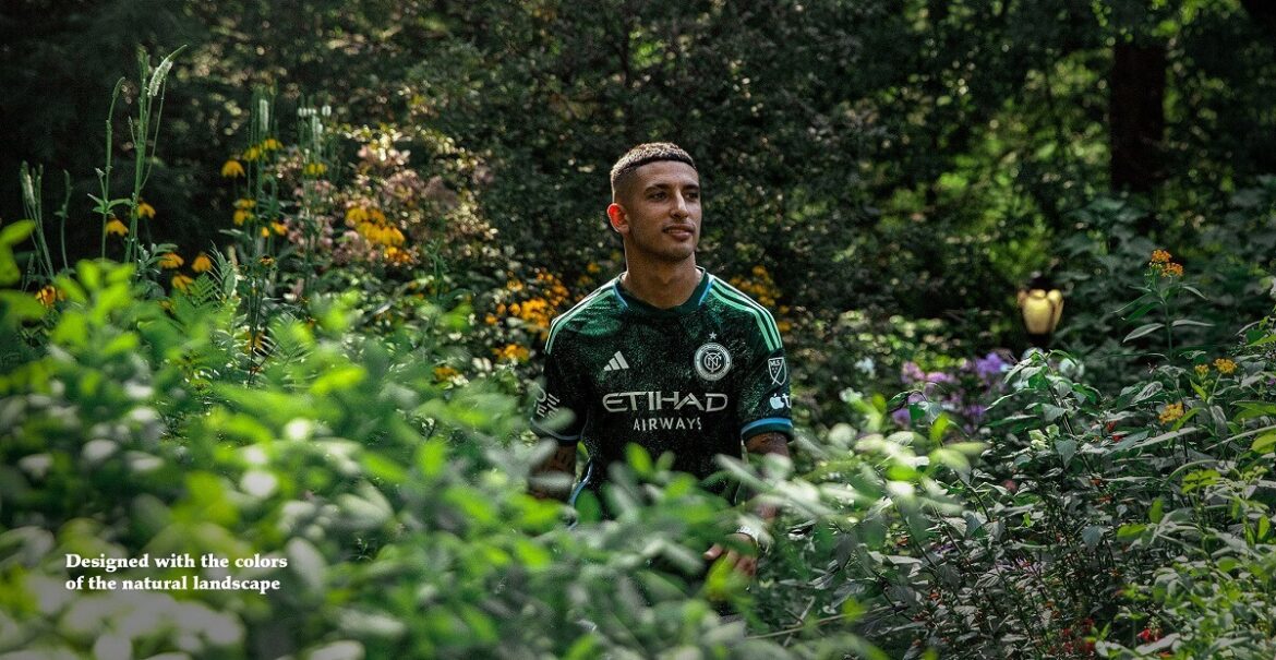 Parks Kit: Camisa três do New York City 2023-2024 Adidas