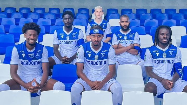 Camisas do Auxerre 2023-2024 Macron (1) Camisas do Auxerre 2023-2024 são lançadas pela Macron