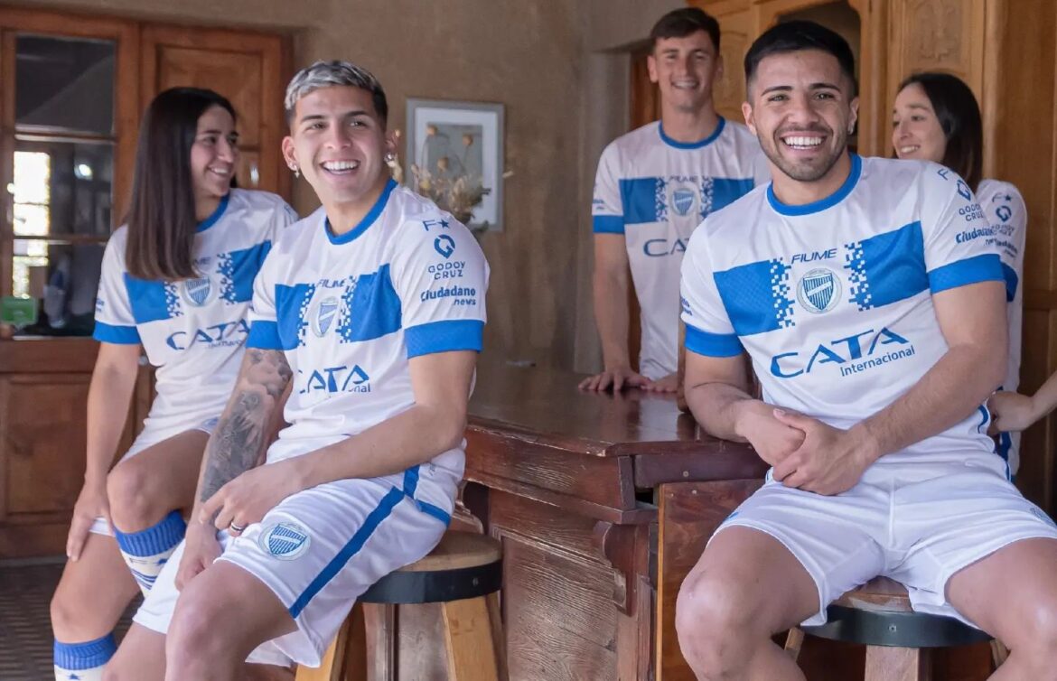 Fiume lança nova camisa três do Godoy Cruz para 2023-2024