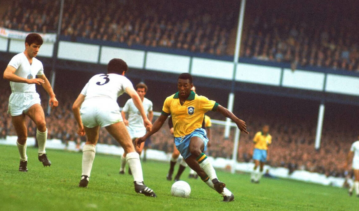 Uma análise da evolução do estilo de jogo brasileiro do "Samba Futebol" às táticas modernas