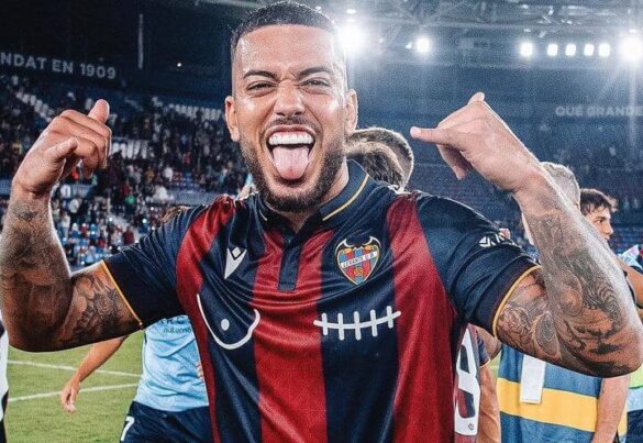 Levante UD utiliza camisa em referência ao Outubro Rosa