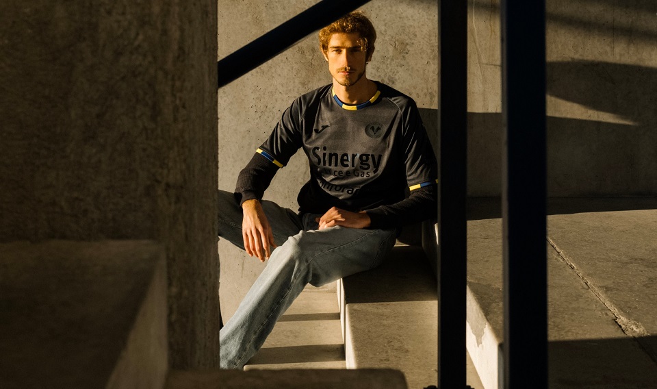 Hellas Verona lança camisa em homenagem ao estádio