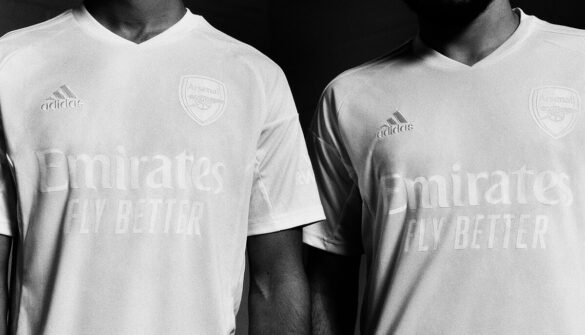 Arsenal e Adidas lançam nova camisa No More Red para 2024