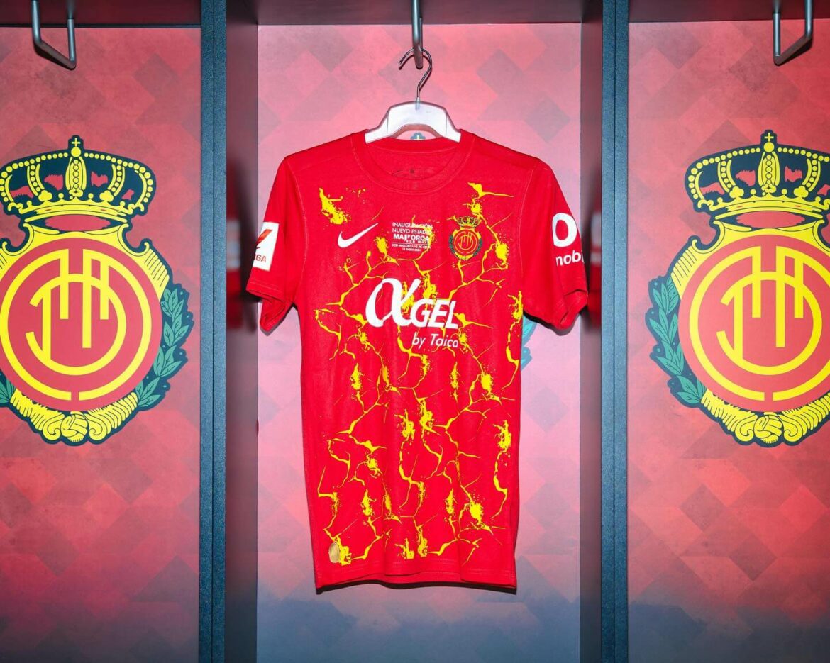 Mallorca lança camisa especial após reforma do estádio