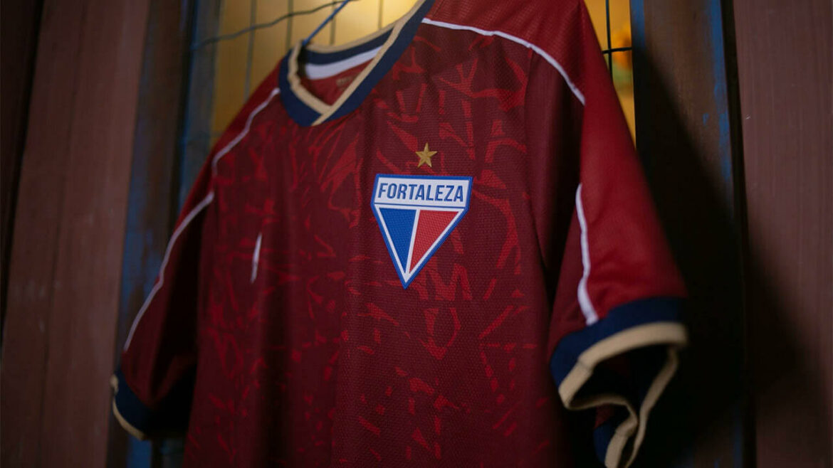 Camisa do Fortaleza para a Copa do Nordeste 2024 é lançada