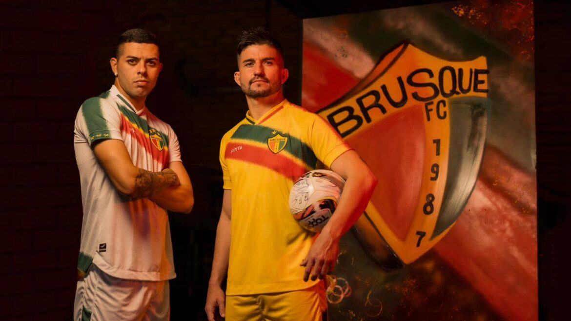 Camisas do Brusque FC 2024 são reveladas pela Finta