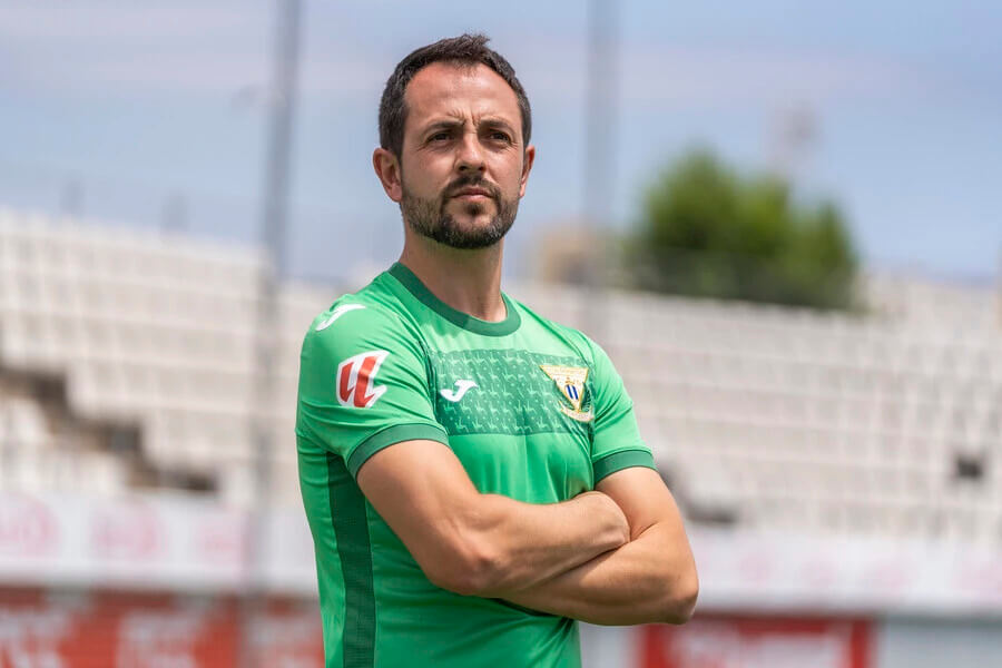 Camisa reserva do Leganés 2024-2025 é lançada pela JOMA