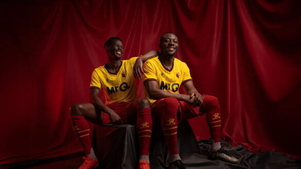 Camisa titular do Watford 2024-2025 é lançada pela Kelme