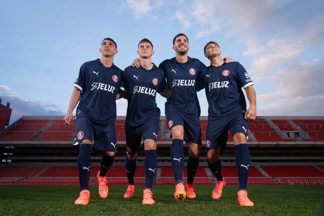 Terceira camisa do Independiente 2024-2025 é revelada pela PUMA
