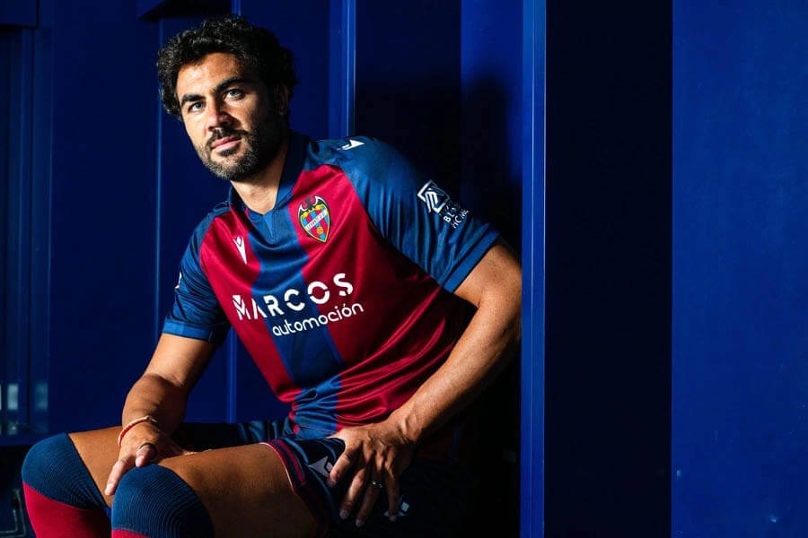 Camisa titular do Levante UD 2024-2025 Macron a Camisa titular do Levante UD 2024-2025 Macron