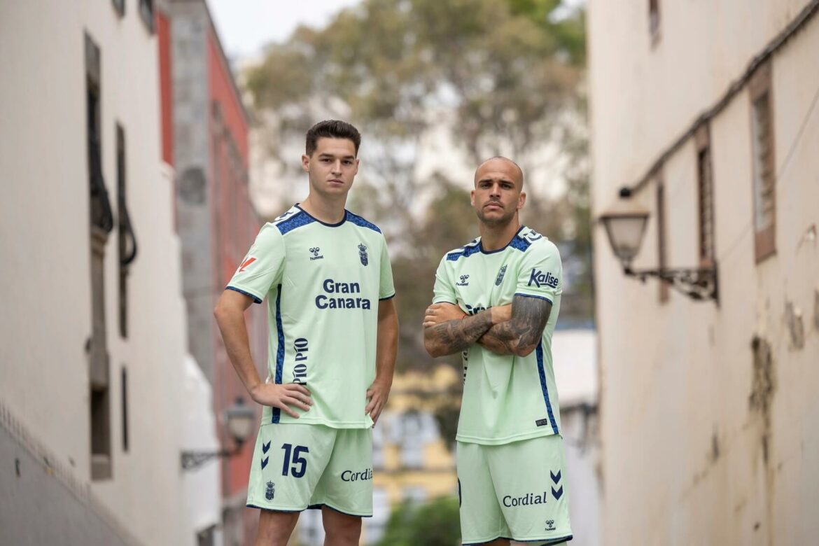 Terceira camisa da UD Las Palmas 2024-2025 é apresentada pela Hummel