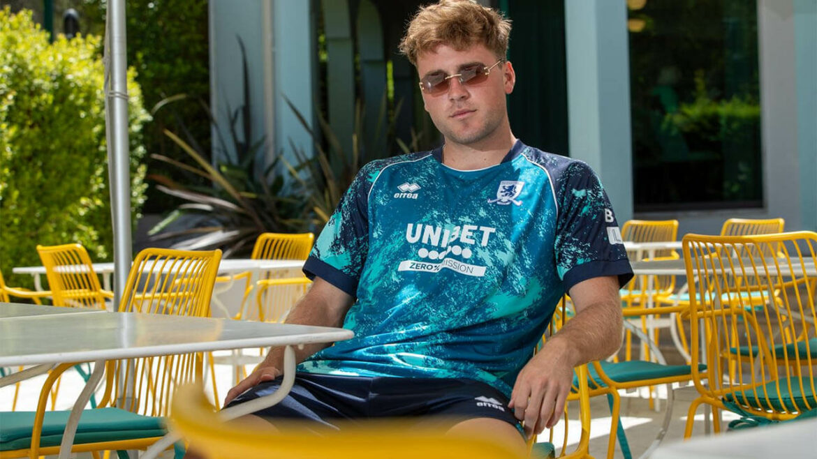 Terceira camisa do Middlesbrough 2024-2025 Erreà