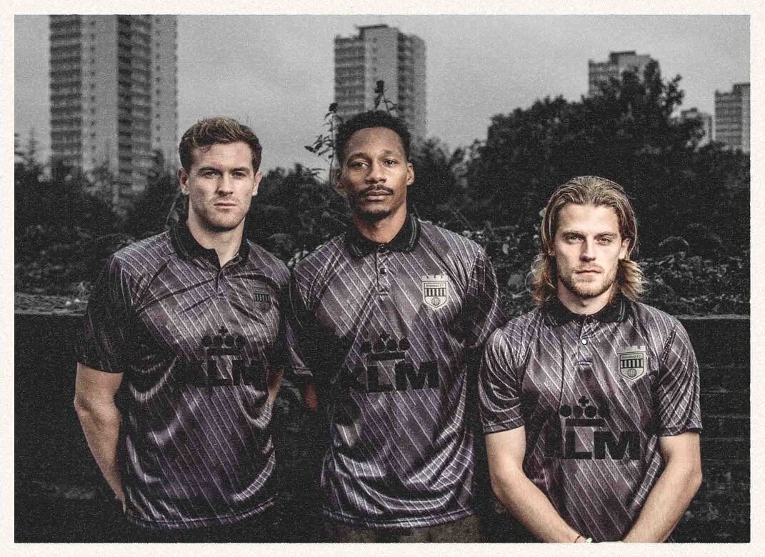 Brentford lança camisa retrô blackout (1) Brentford lança camisa retrô blackout
