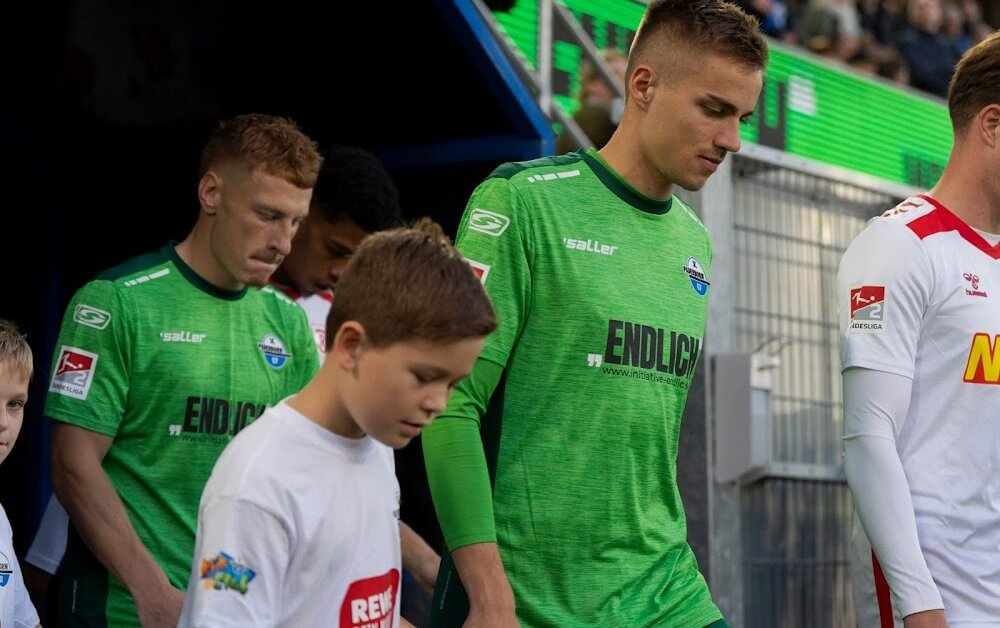SC Paderborn atua com camisas em referência à cannabis medicinal (1) SC Paderborn atua com camisas em referência à cannabis medicinal