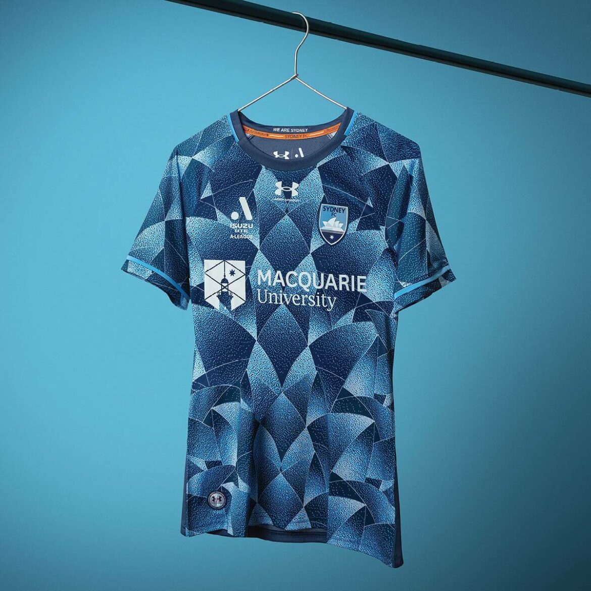 Camisas do Sydney FC 2024-2025 são lançadas pela Under Armour