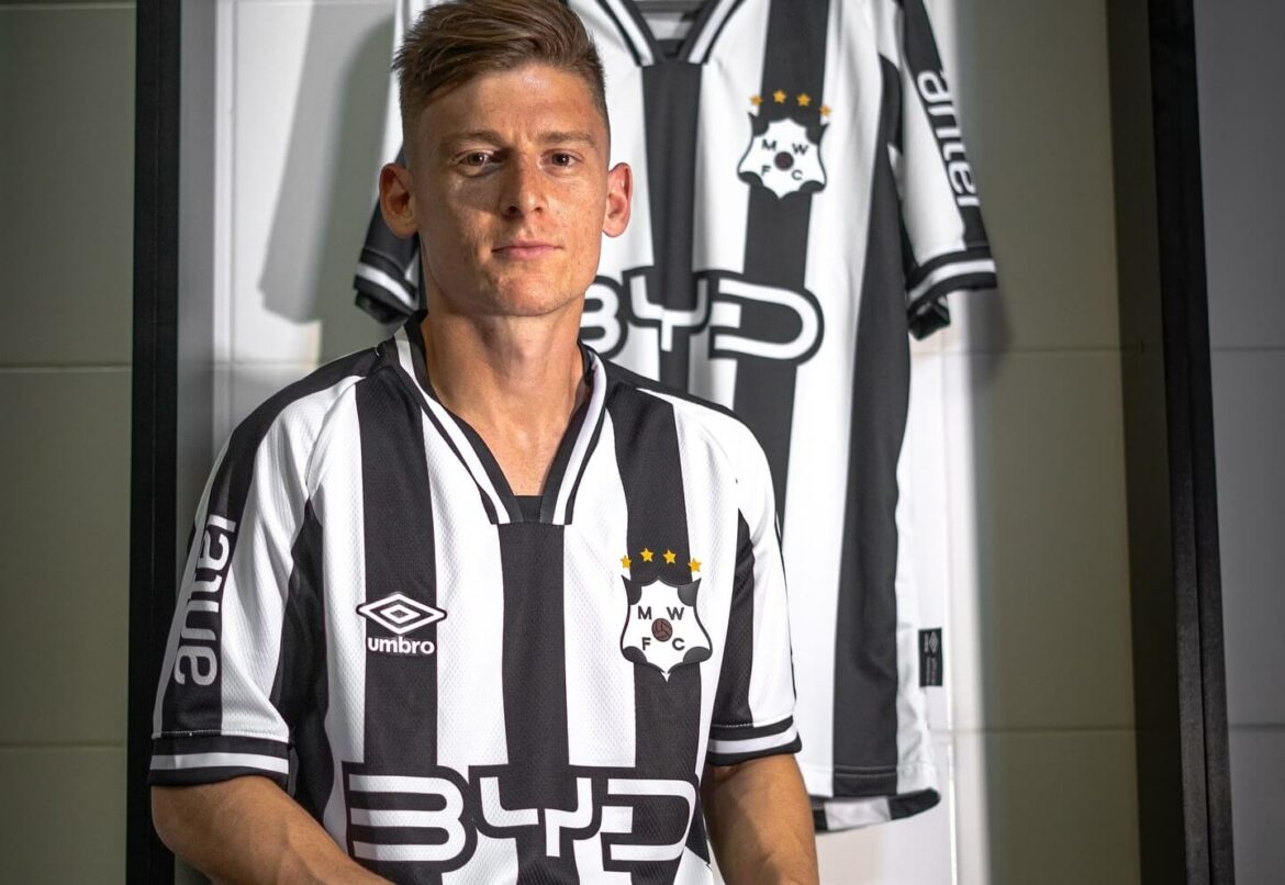 Camisa titular do Montevideo Wanderers 2025 é revelada pela Umbro