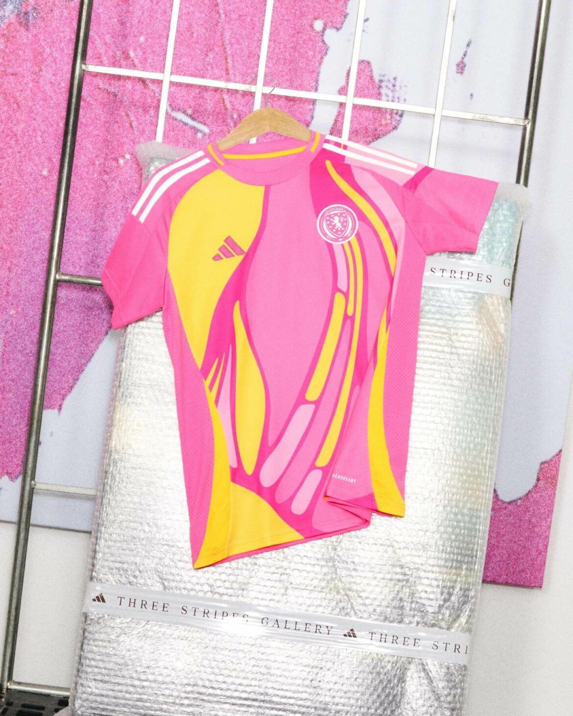 Adidas lança camisa reserva da Escócia Feminina 2025