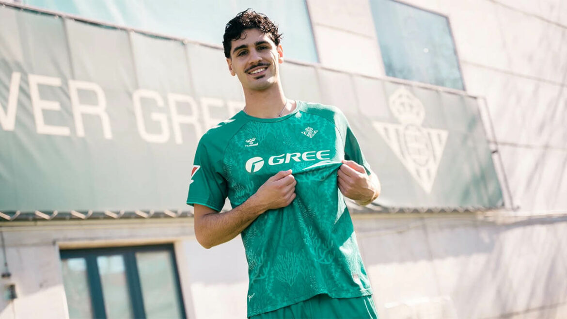 Camisa Forever Green do Real Betis 2024-2025 Hummel