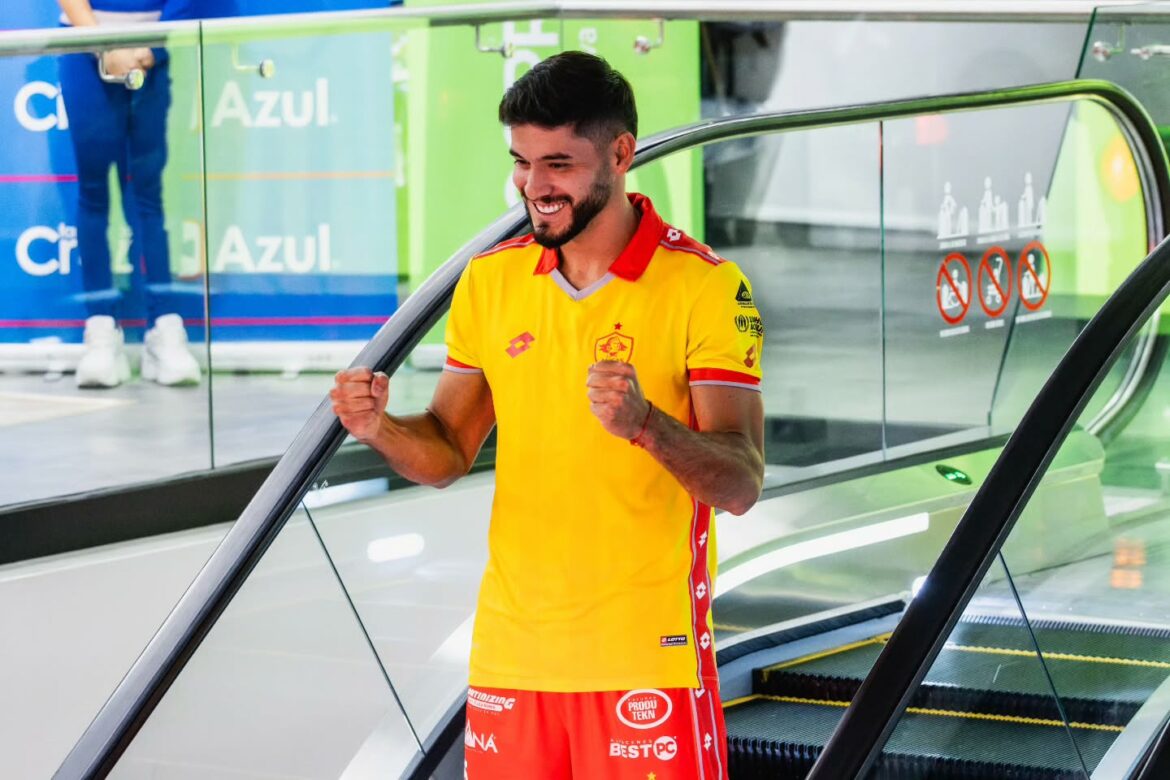 Camisas do SD Aucas 2025 são divulgadas pela Lotto