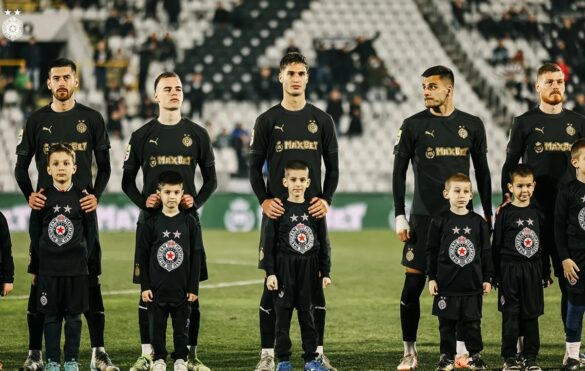 Partizan lança camisa de 80 anos