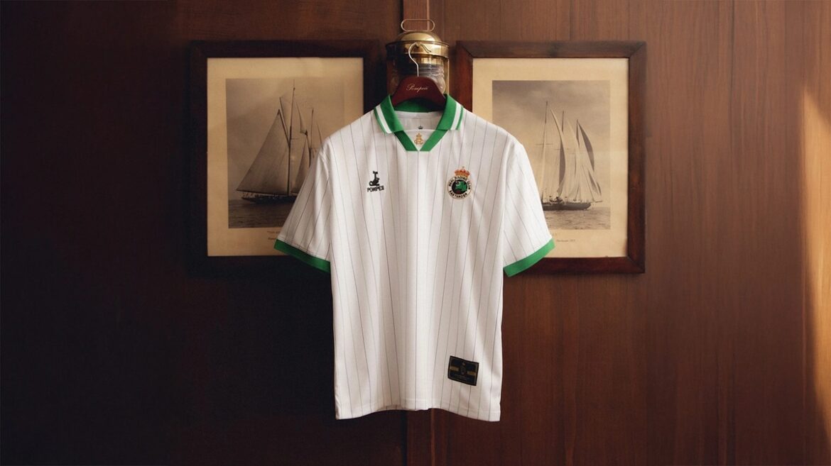 Racing Santander lança camisa de 112 anos