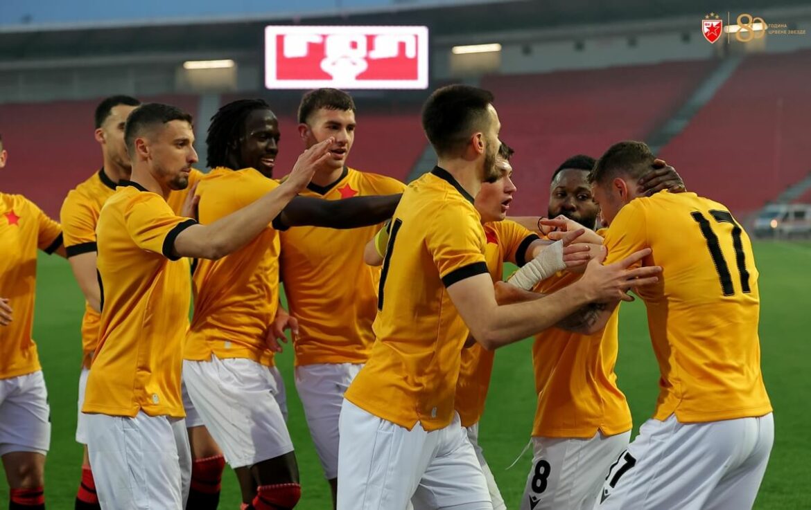 Estrela Vermelha apresenta camisa de 80 anos