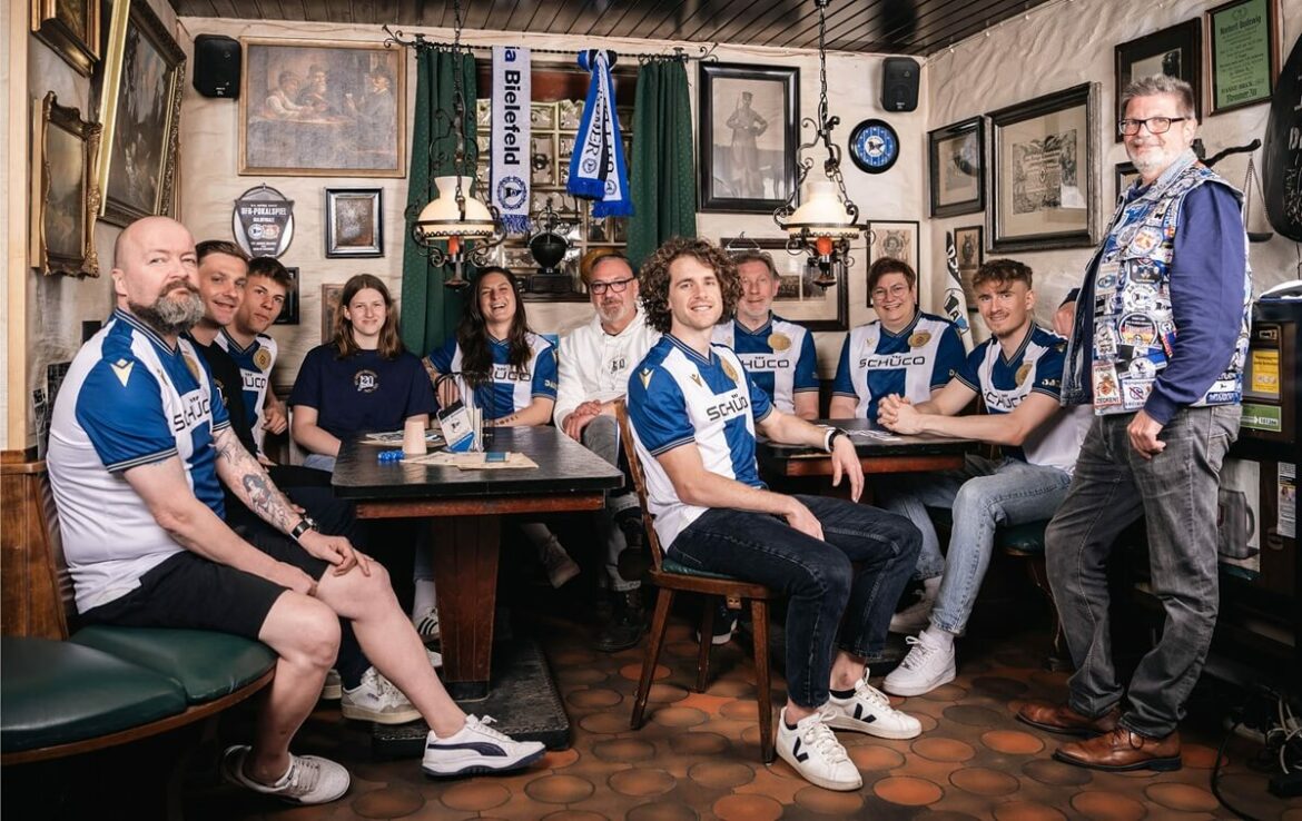 Arminia Bielefeld lança camisa de 120 anos