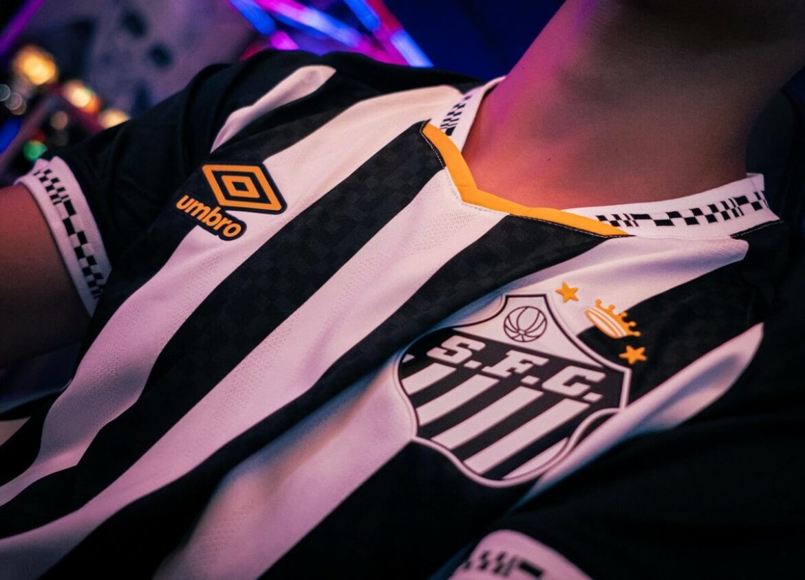 Camisa reserva do Santos FC 2025-2026 é revelada pela Umbro (1) Camisa reserva do Santos FC 2025-2026 é revelada pela Umbro