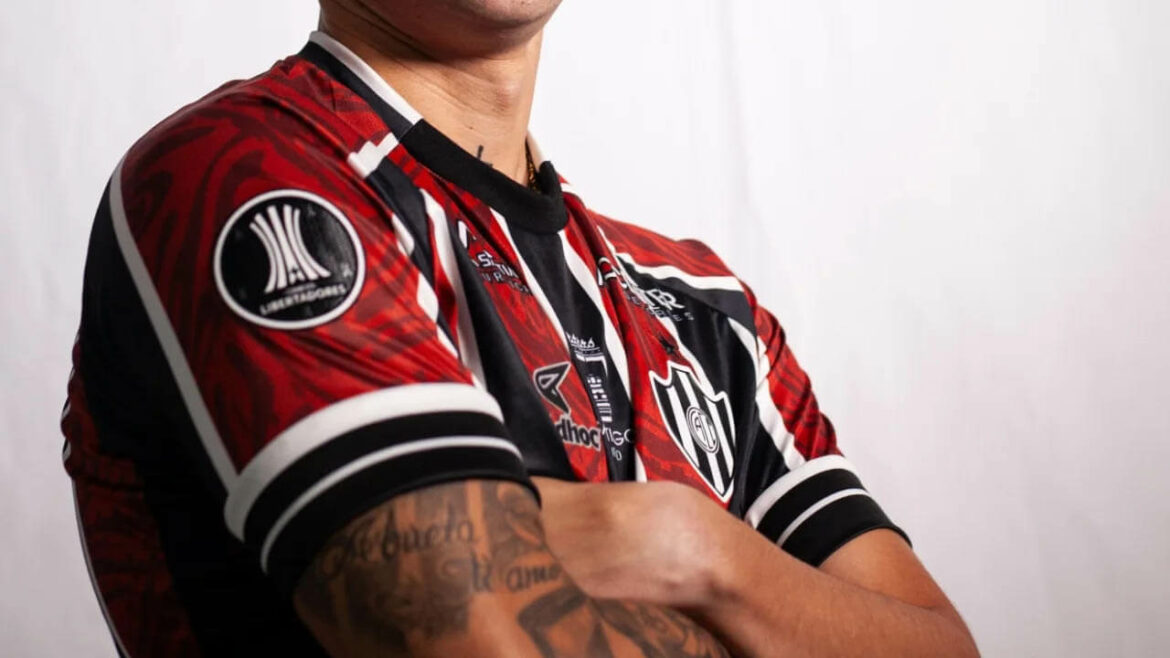 Camisas do Chacarita Juniors Libertadores 2025 Third